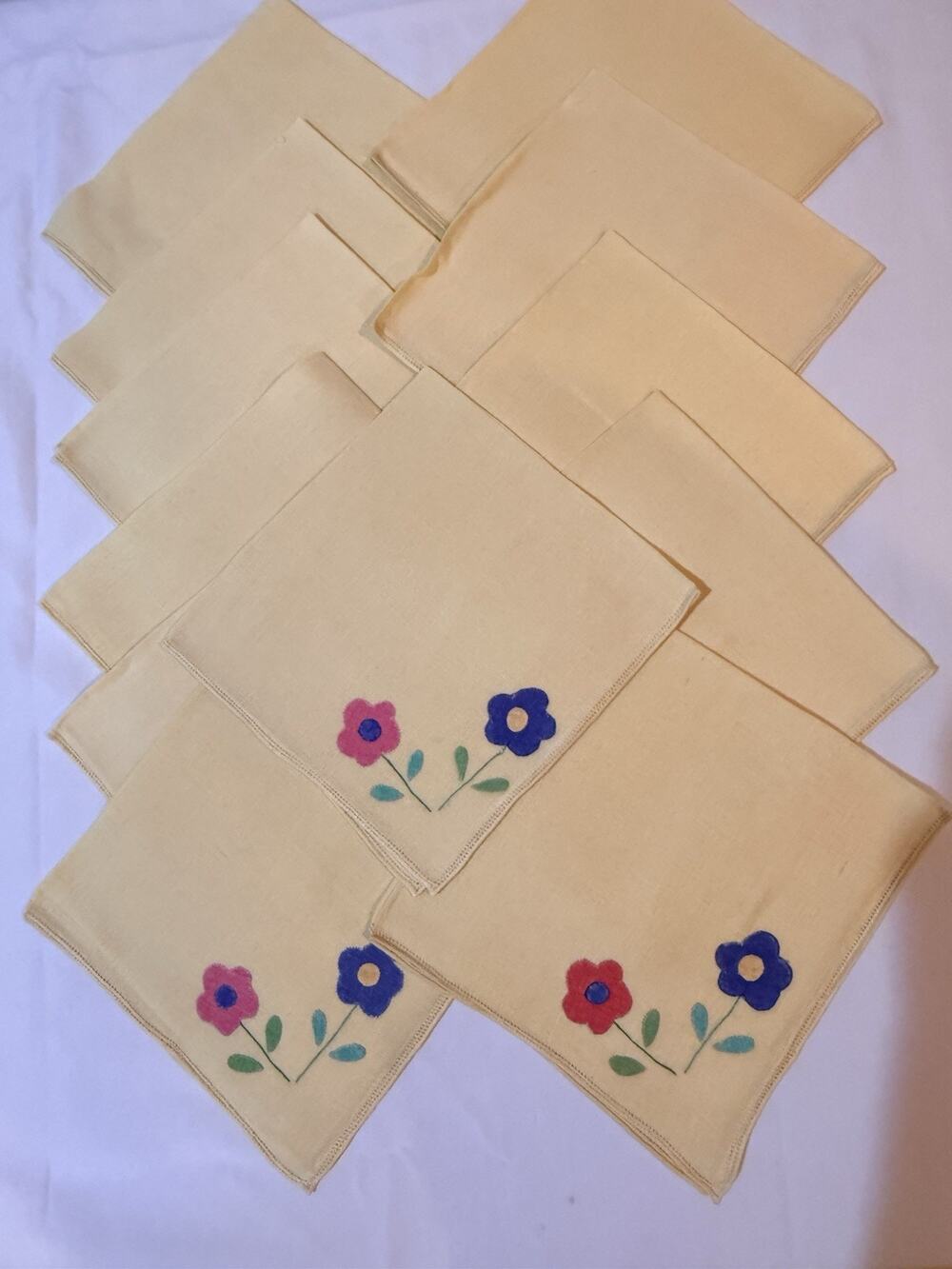 Vintage Linen Luncheon Napkins Set of 8 14x14 Appliqué Flower Floral Mid Century